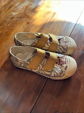 Keen Women’s Mustard Yellow and Gray Patterned Velcro Sneakers